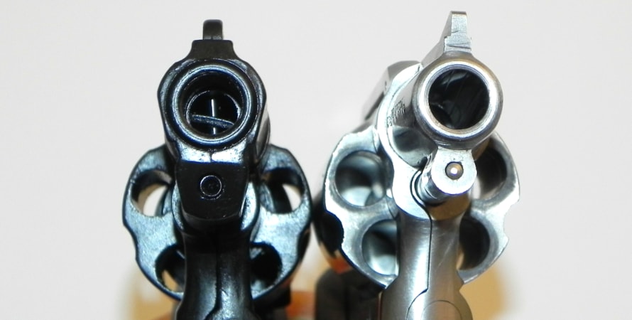 Lauf Schreckschusswaffe und echte Waffe Lauf Schreckschusswaffe und echte Waffe