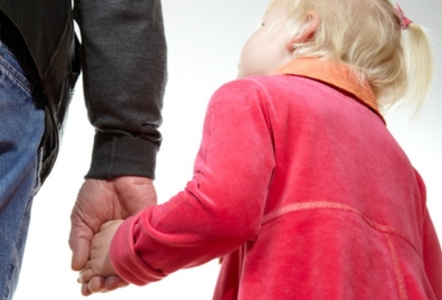 Kind Gefahr Fremde Gefahr für Kinder durch fremde Menschen